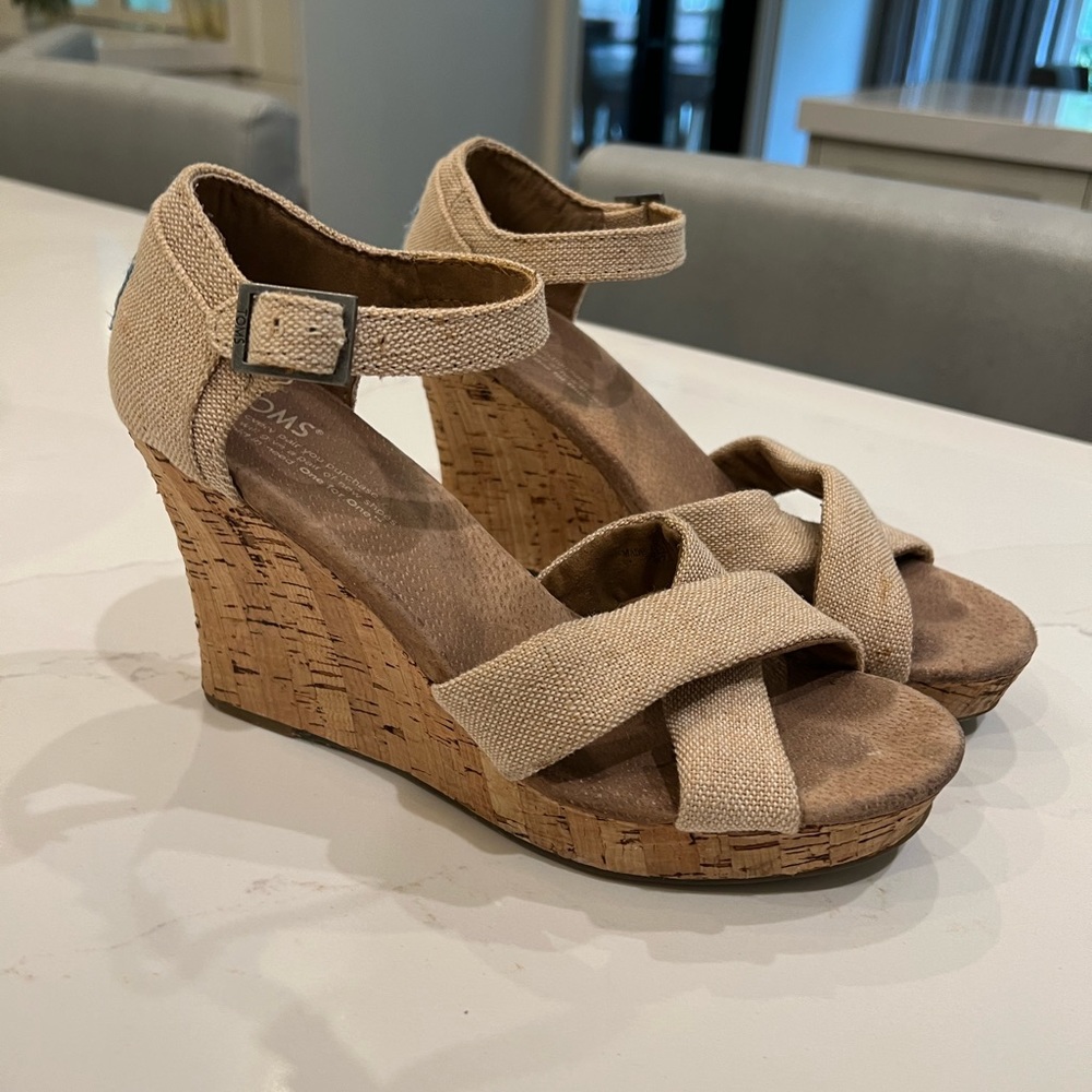 TOMS wedges